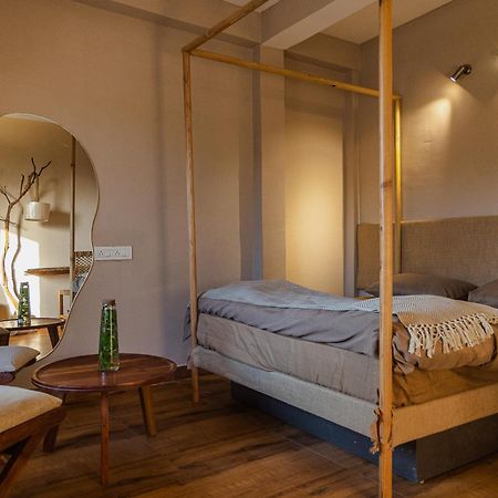 Exstasy Stays - Bathtub Rooms & Cafe - Your Romantic & Cozy Getaway - Thhpsociety - 穆克缇斯瓦 外观 照片