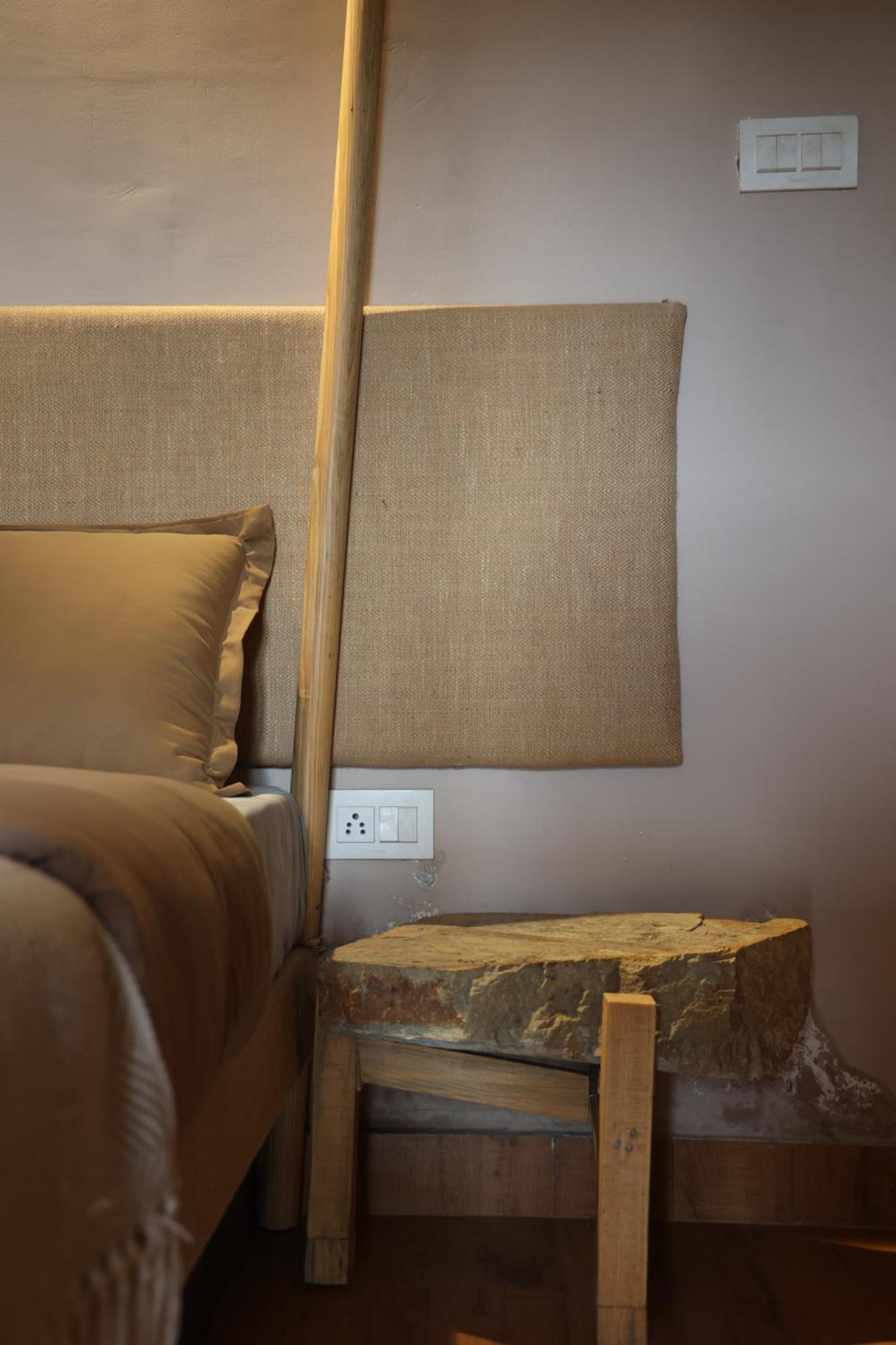Exstasy Stays - Bathtub Rooms & Cafe - Your Romantic & Cozy Getaway - Thhpsociety - 穆克缇斯瓦 外观 照片