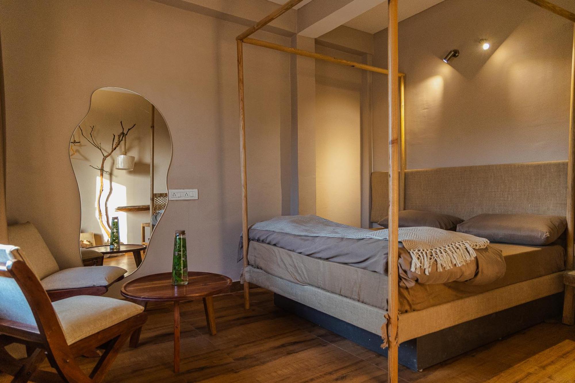 Exstasy Stays - Bathtub Rooms & Cafe - Your Romantic & Cozy Getaway - Thhpsociety - 穆克缇斯瓦 外观 照片
