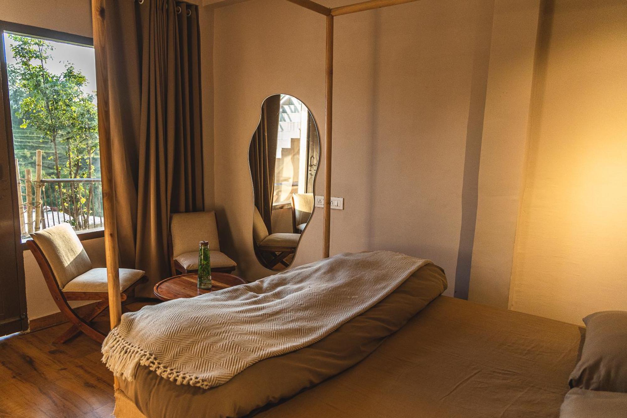 Exstasy Stays - Bathtub Rooms & Cafe - Your Romantic & Cozy Getaway - Thhpsociety - 穆克缇斯瓦 外观 照片