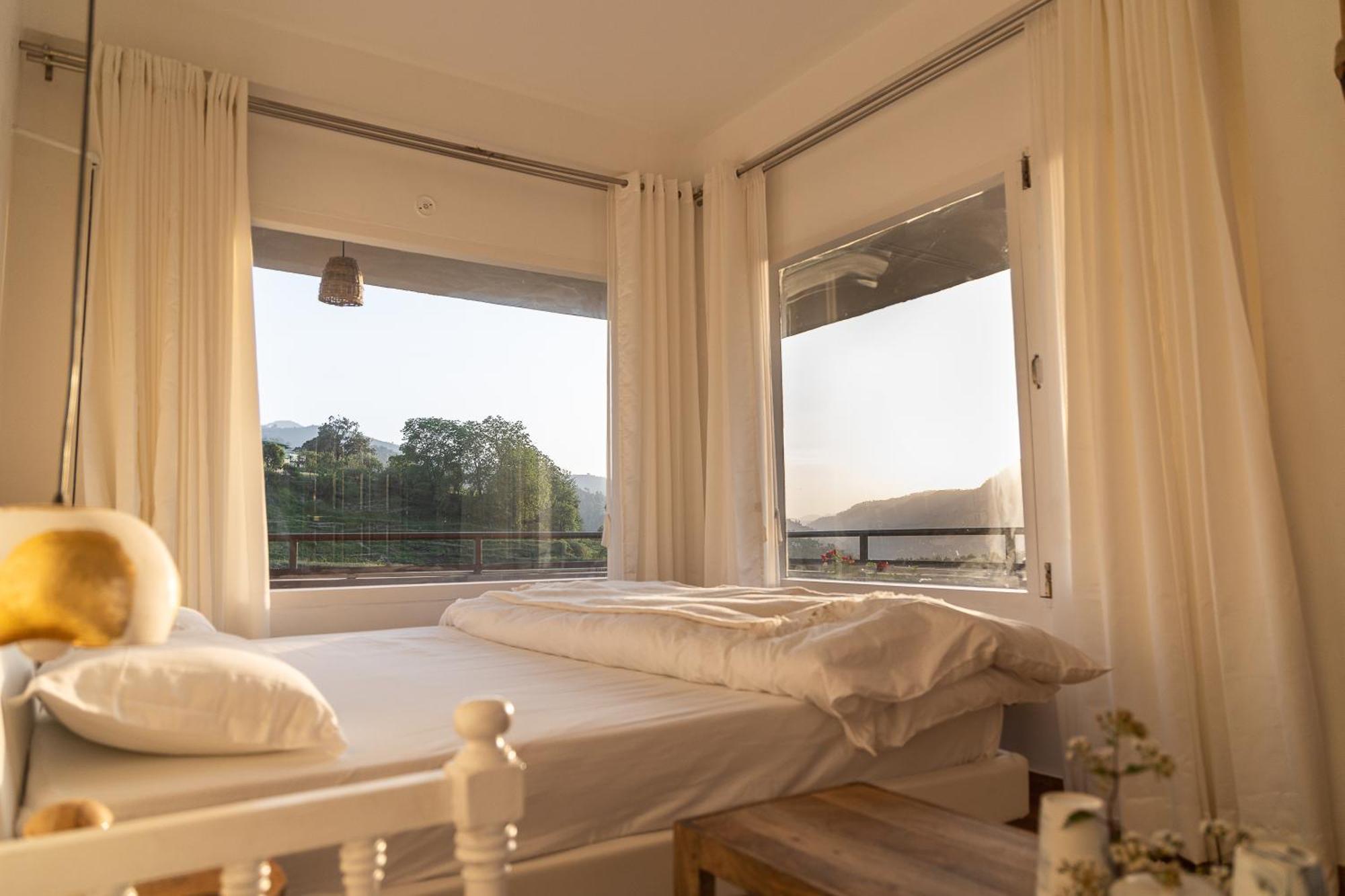 Exstasy Stays - Bathtub Rooms & Cafe - Your Romantic & Cozy Getaway - Thhpsociety - 穆克缇斯瓦 外观 照片