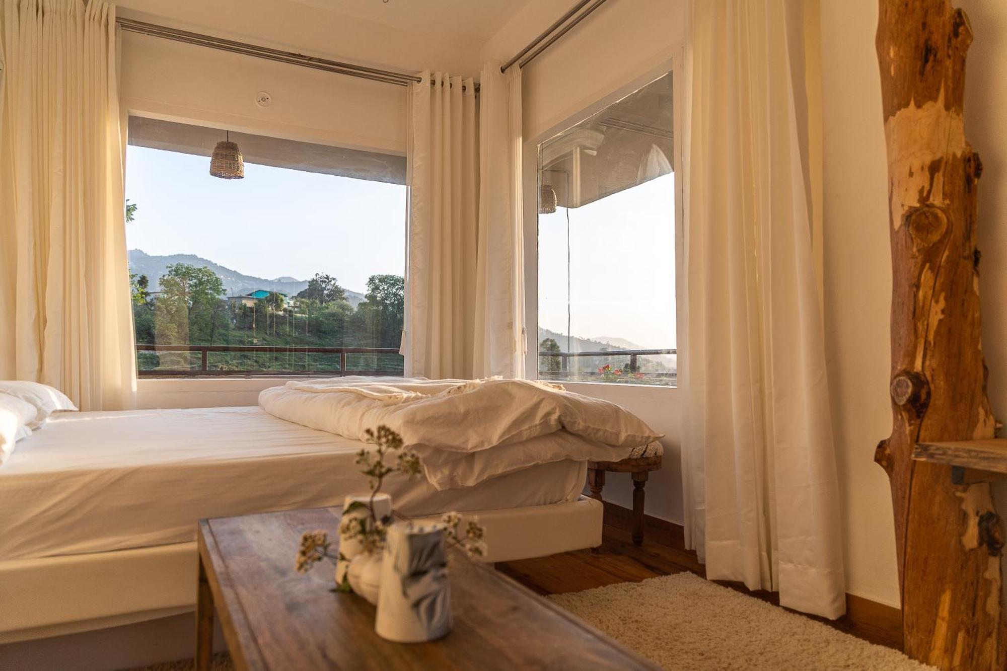 Exstasy Stays - Bathtub Rooms & Cafe - Your Romantic & Cozy Getaway - Thhpsociety - 穆克缇斯瓦 外观 照片
