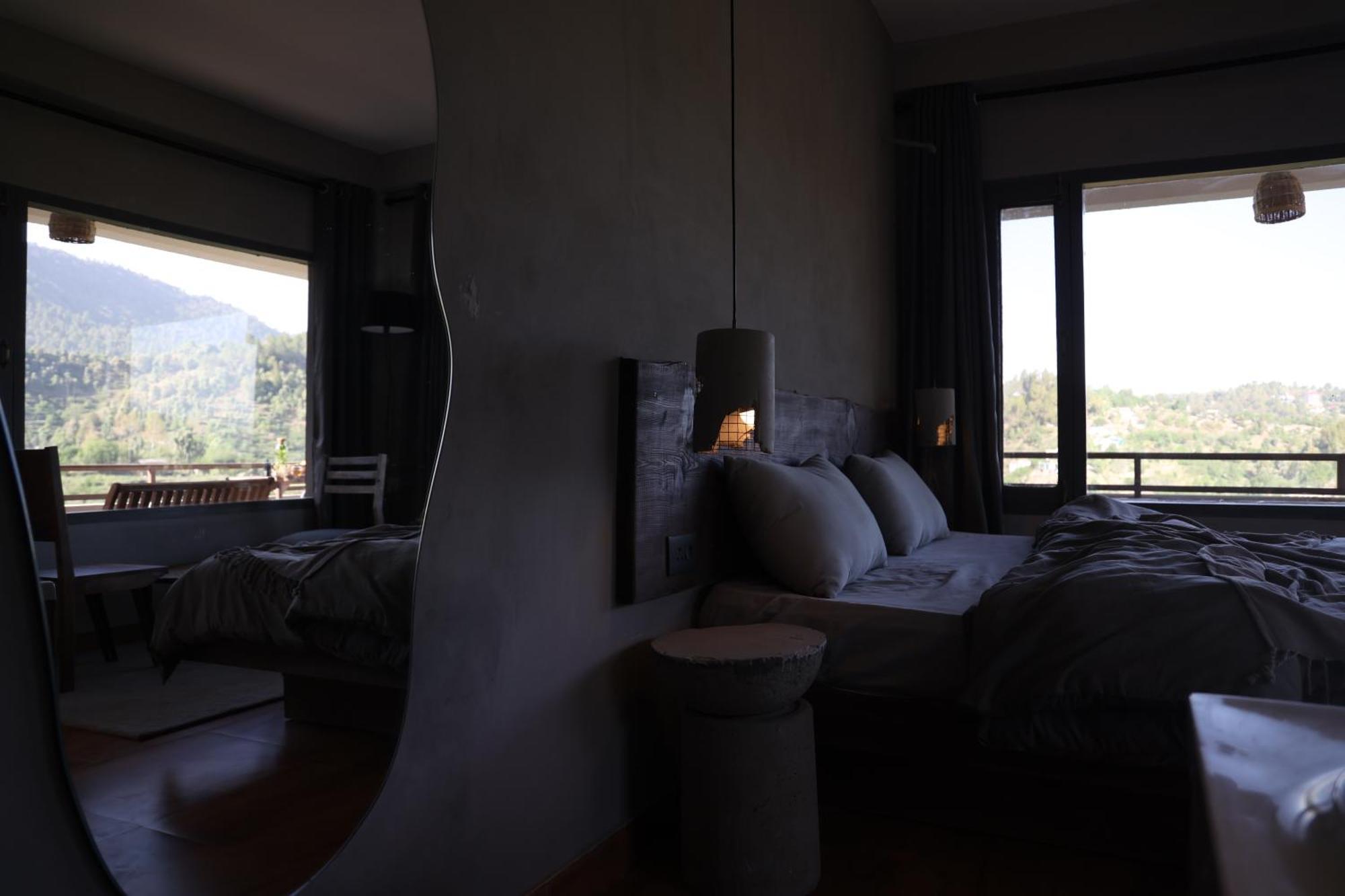 Exstasy Stays - Bathtub Rooms & Cafe - Your Romantic & Cozy Getaway - Thhpsociety - 穆克缇斯瓦 外观 照片