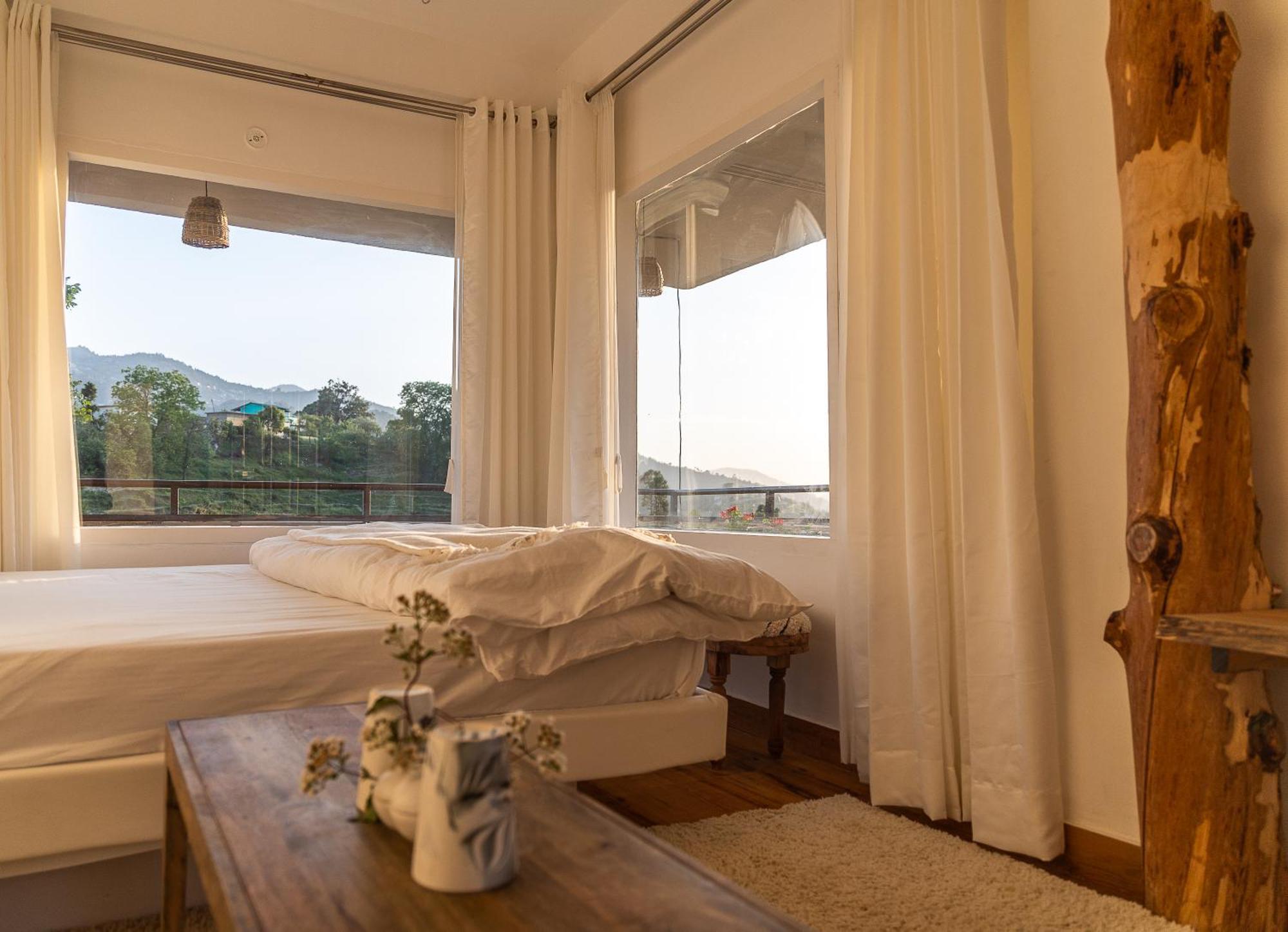 Exstasy Stays - Bathtub Rooms & Cafe - Your Romantic & Cozy Getaway - Thhpsociety - 穆克缇斯瓦 外观 照片