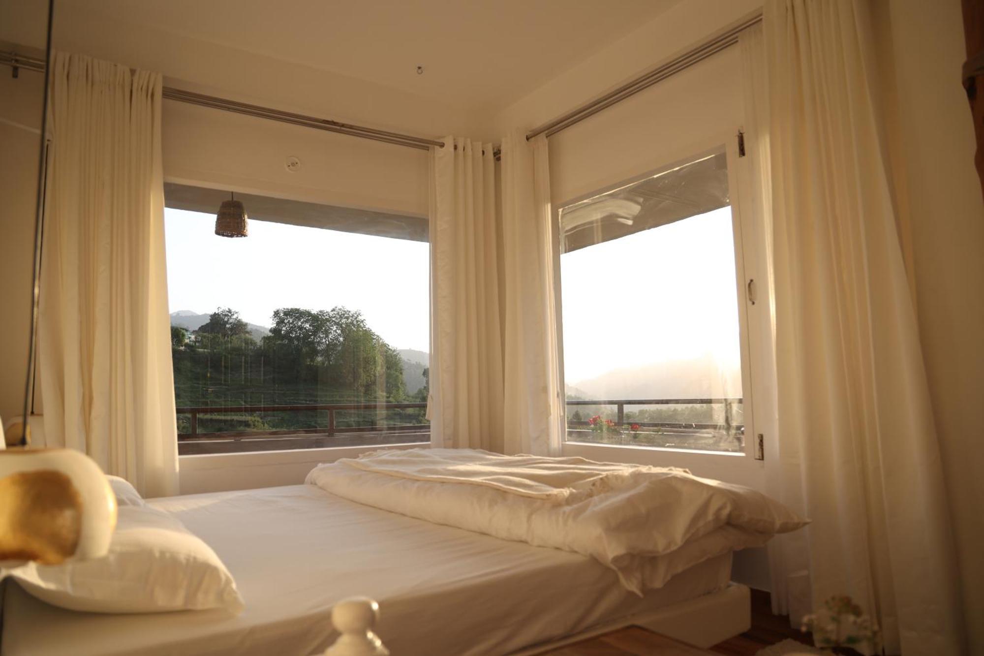 Exstasy Stays - Bathtub Rooms & Cafe - Your Romantic & Cozy Getaway - Thhpsociety - 穆克缇斯瓦 外观 照片