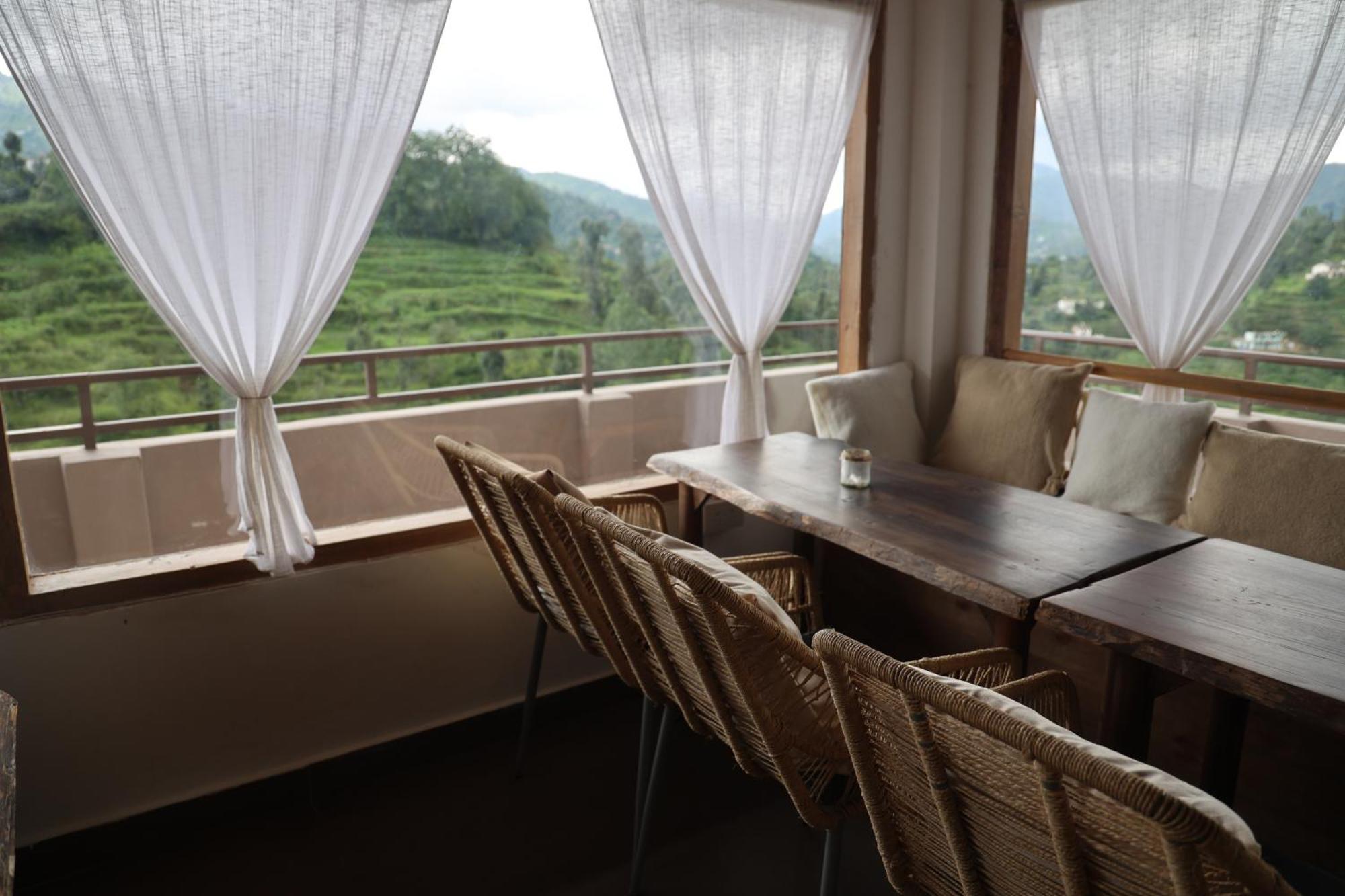Exstasy Stays - Bathtub Rooms & Cafe - Your Romantic & Cozy Getaway - Thhpsociety - 穆克缇斯瓦 外观 照片