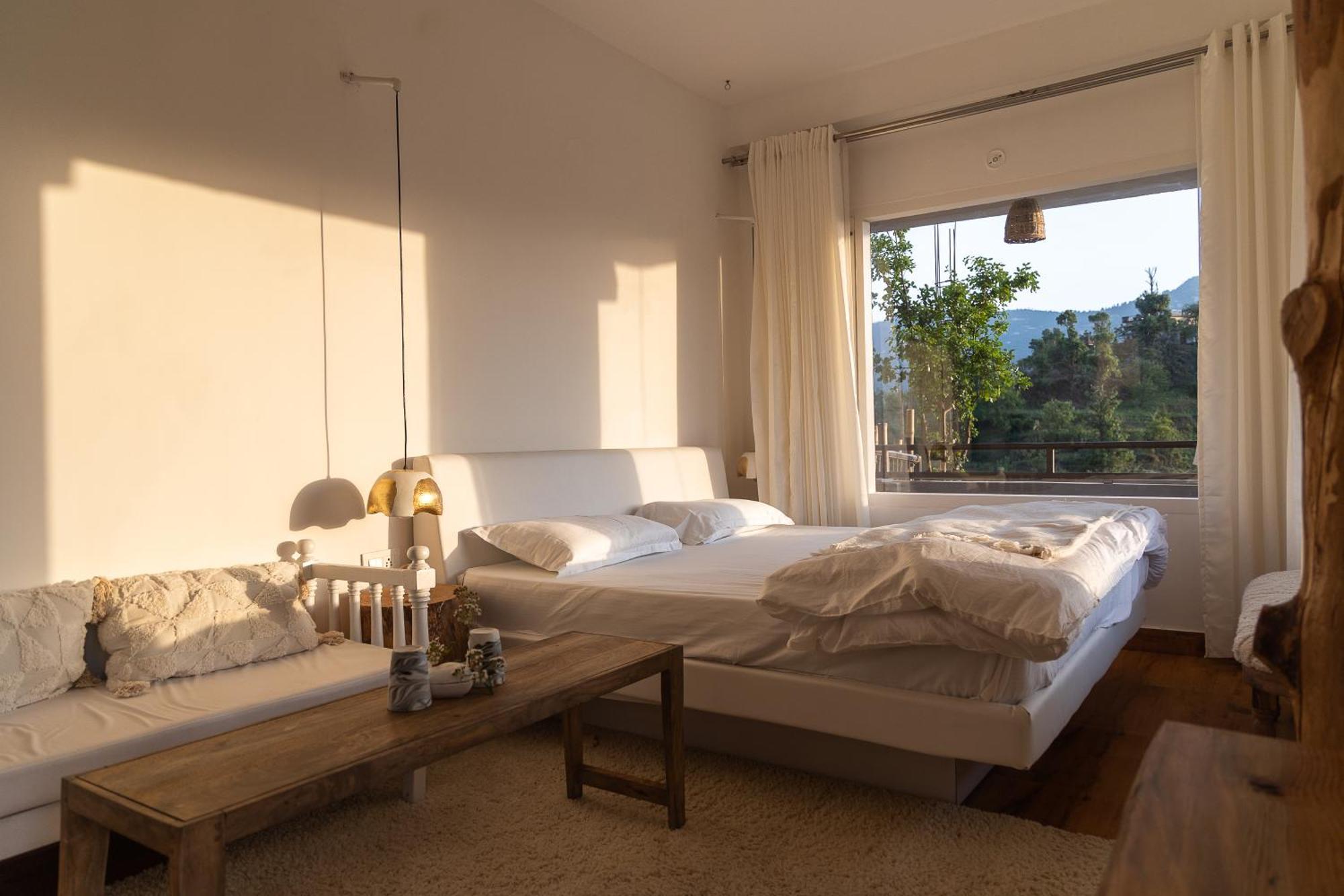 Exstasy Stays - Bathtub Rooms & Cafe - Your Romantic & Cozy Getaway - Thhpsociety - 穆克缇斯瓦 外观 照片