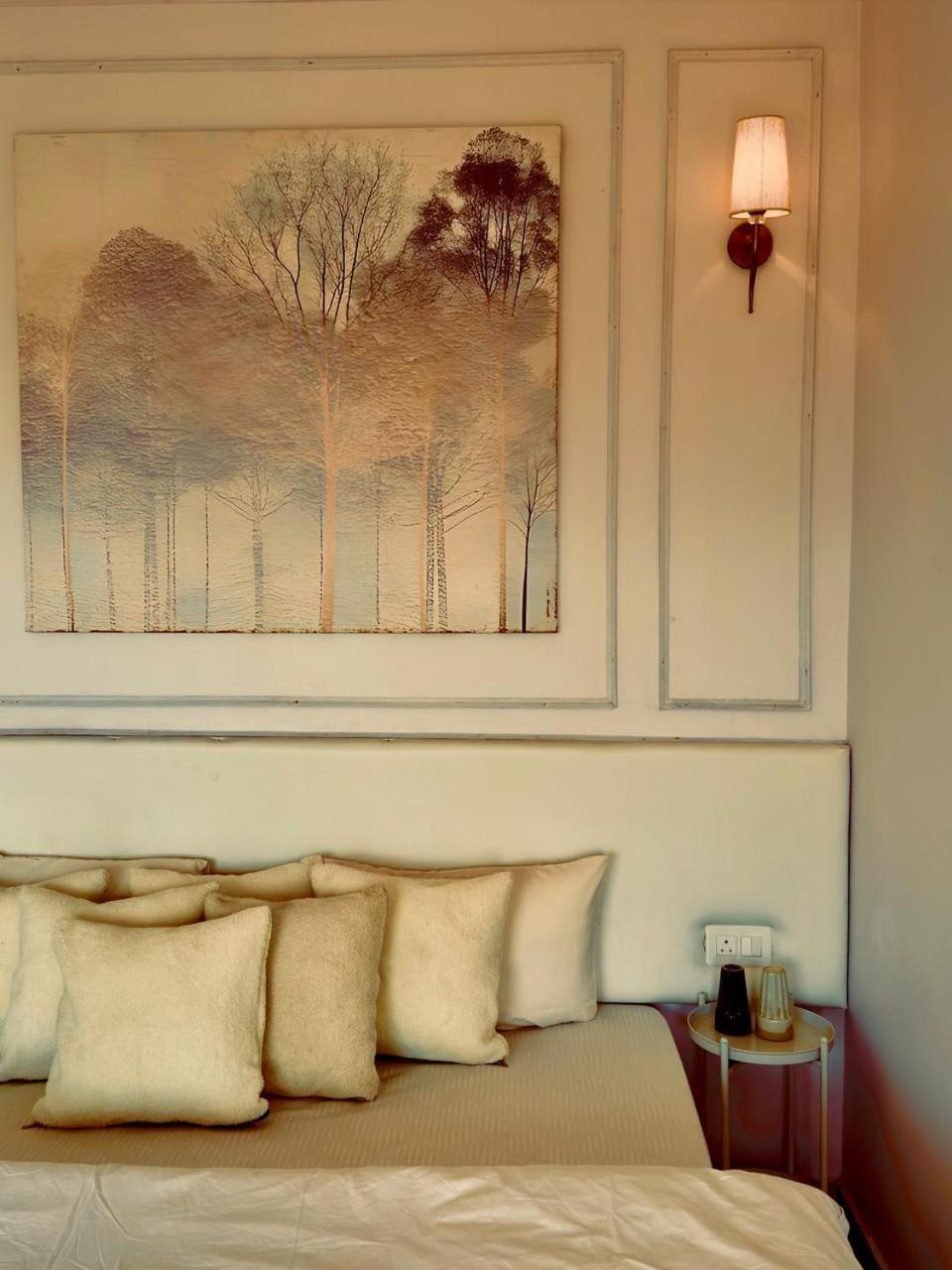 Exstasy Stays - Bathtub Rooms & Cafe - Your Romantic & Cozy Getaway - Thhpsociety - 穆克缇斯瓦 外观 照片