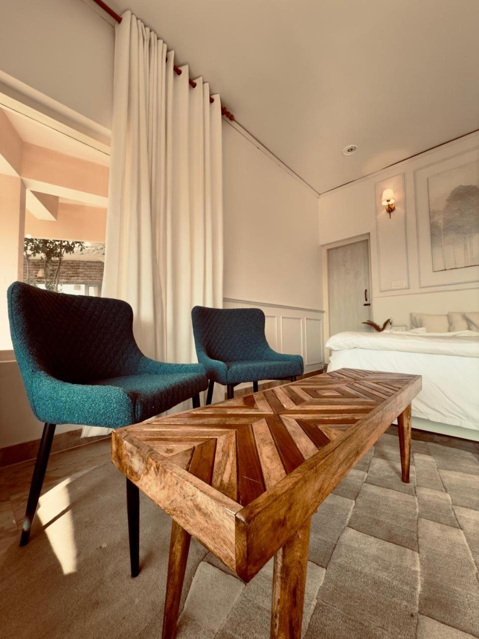 Exstasy Stays - Bathtub Rooms & Cafe - Your Romantic & Cozy Getaway - Thhpsociety - 穆克缇斯瓦 外观 照片